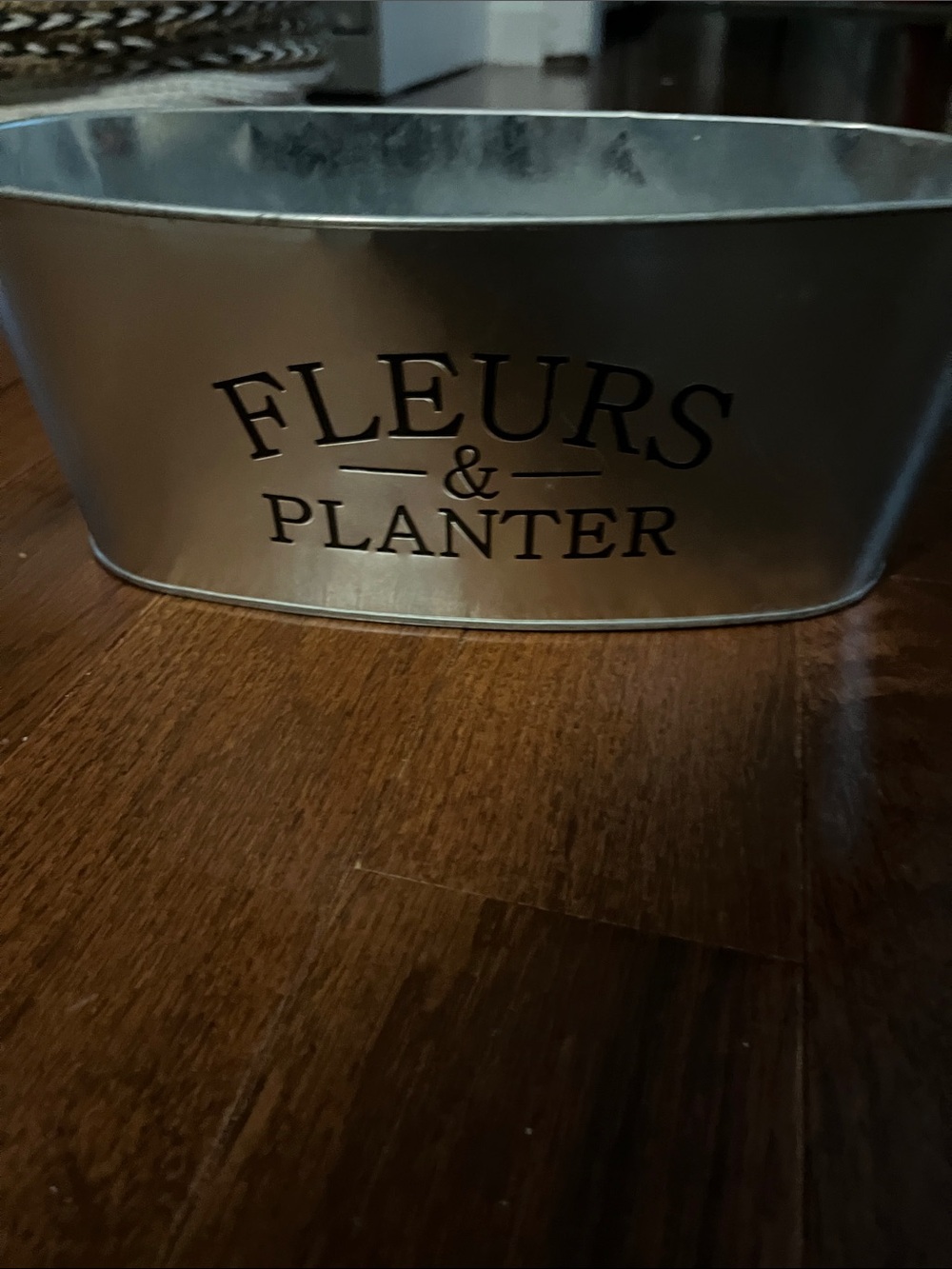 Fleurs & Planter Silver Metal Planter